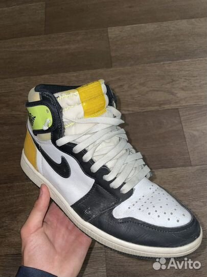 Кроссовки nike air jordan 1 retro volt оригинал