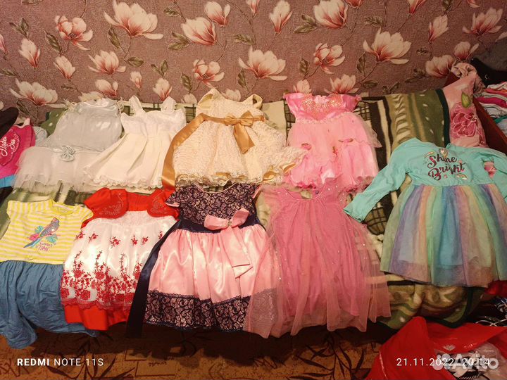 Продам платья на девочку