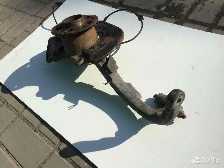 Кулак поворотный правый Mercedes S W221