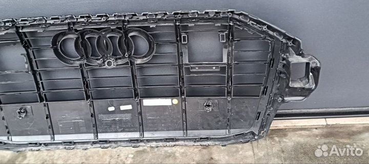 Решетка радиатора Black Audi Q8 4M 2019