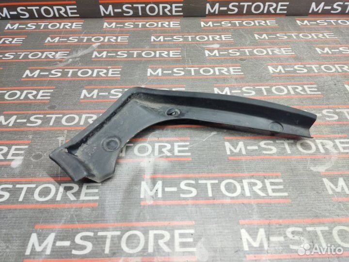 Водосток багажника правый Bmw 6-Series E63 N62B44A