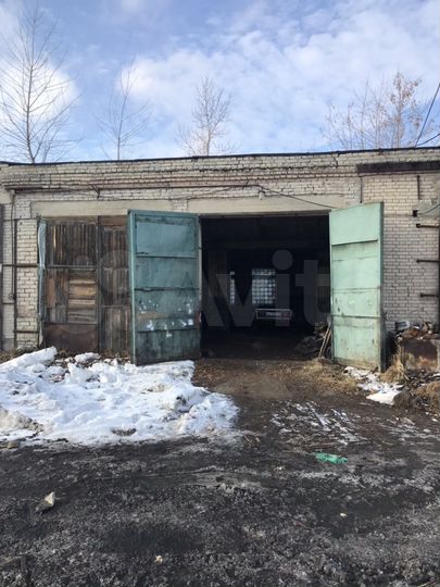 Гараж, > 30 м²