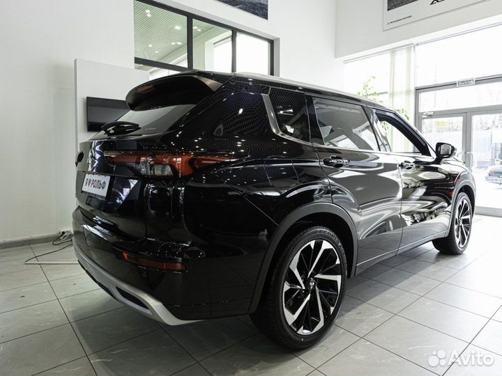 Mitsubishi Outlander 2.5 CVT, 2023