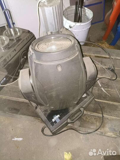 Световое оборудование для сцены