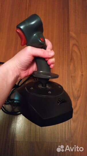 Древний джойстик для гонок Genius