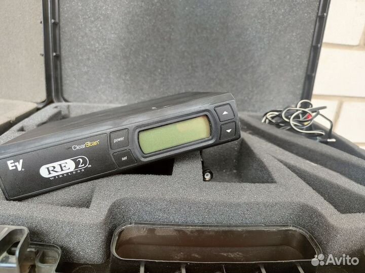 Радио микрофон Electro-voice RE-2