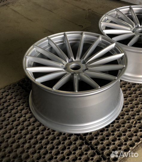 Диски Khan R20 на BMW F10 F13 Chevrolet Camaro