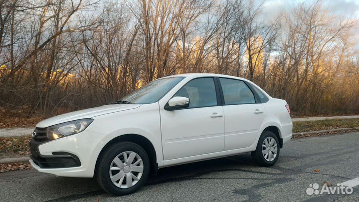 LADA Granta 1.6 МТ, 2022, 40 км