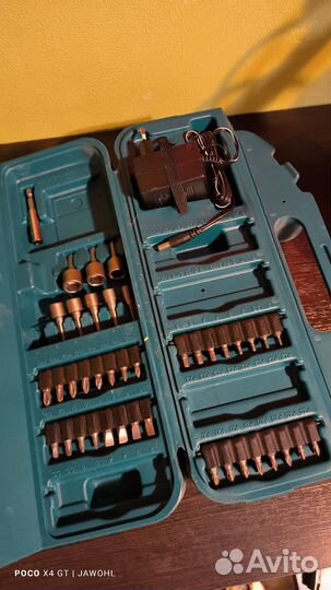 Аккумуляторная отвертка makita