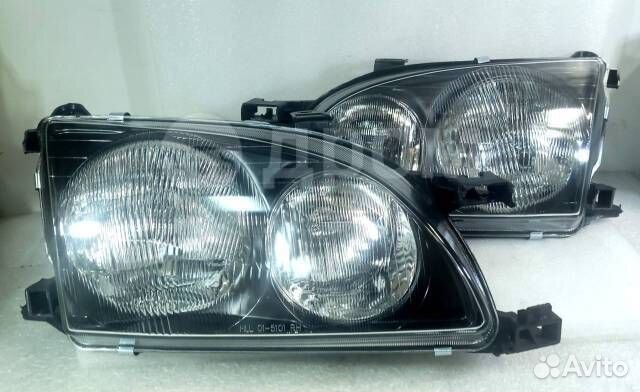 Стекло фары Toyota Avensis / Caldina 1997-2001