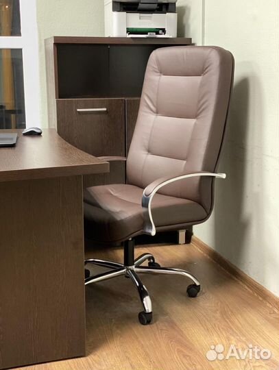 Офисное кресло новое