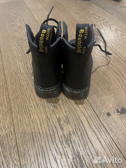 Ботинки детские Dr. Martens 23