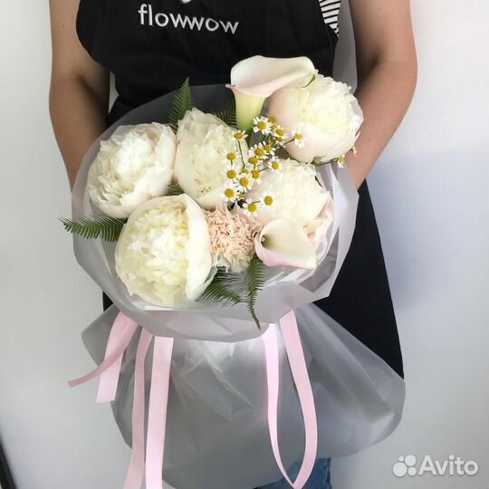 Букет с пионами