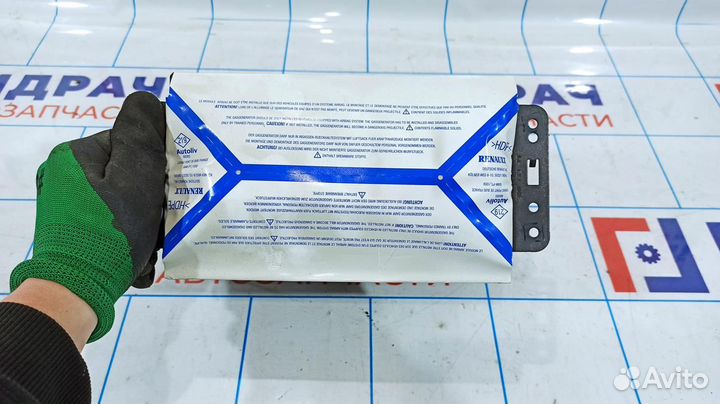 Подушка безопасности пассажирская Renault Scenic 2 8200230383