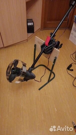 Стойка для хранения лодочного мотора