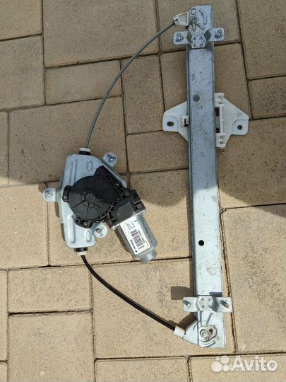 Мотор стеклоподъёмника задний левый на kia rio 3