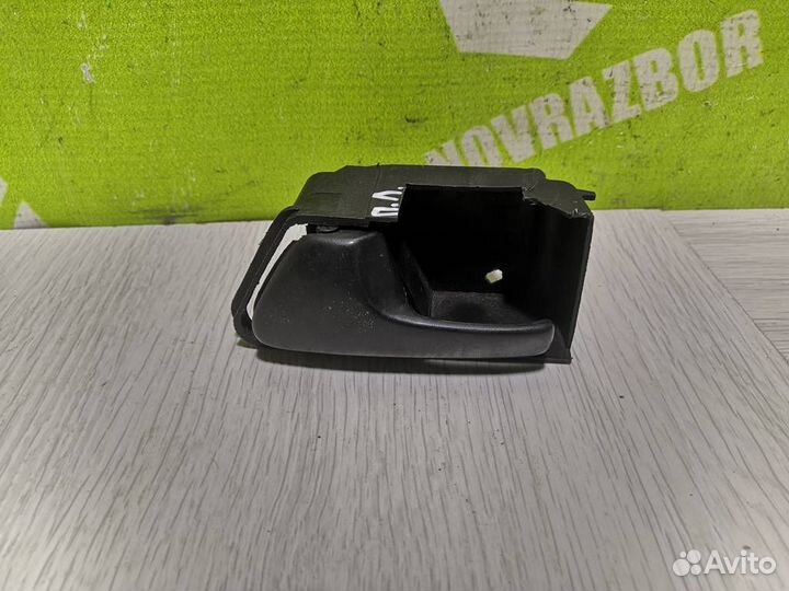 Ручка двери внутренняя левая Фольксваген Гольф 3