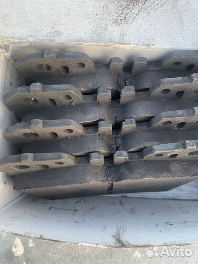 Колодки тормозные передние на lexus LS460