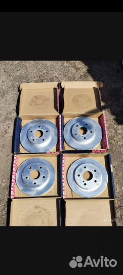 Тормозные диски на toyota Corolla e150(оригинал)