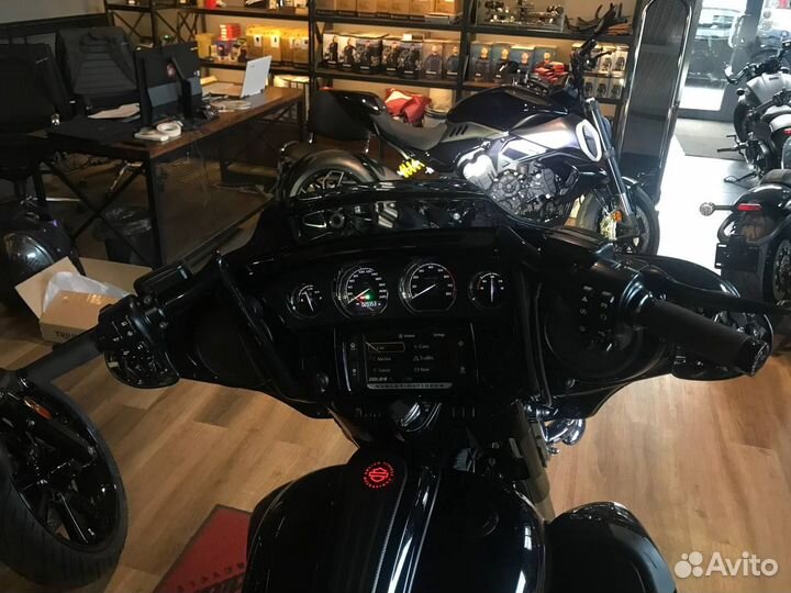 Harley-Davidson CVO Street Glide, 2015