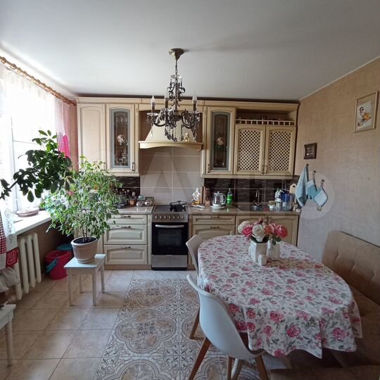 2-к. квартира, 74,8 м², 2/5 эт.