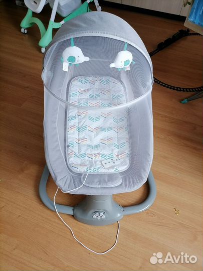 Продам шезлонг и электро качели