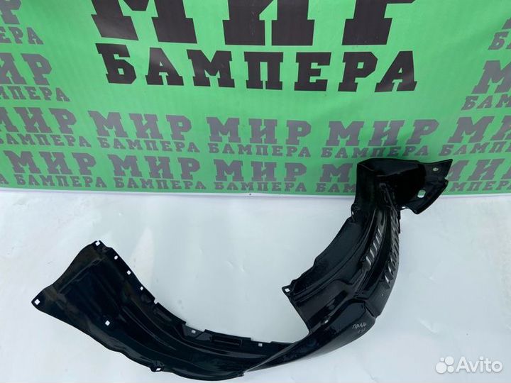 Подкрылок передний правый Toyota Land Cruiser