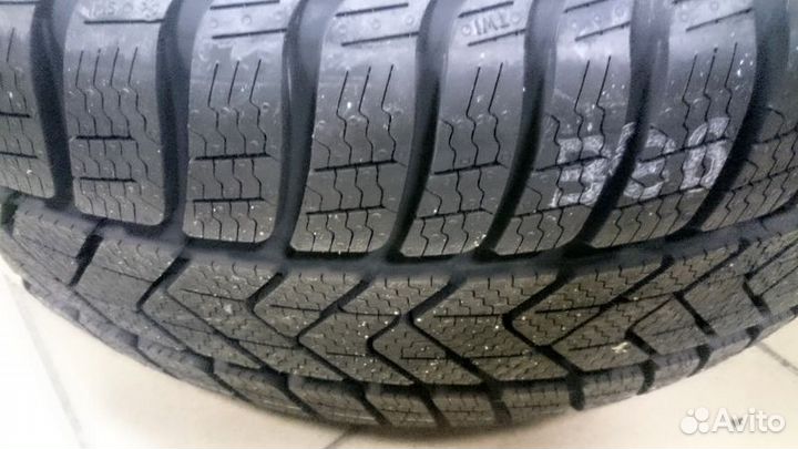 Pirelli Winter Sottozero 3 215/40 R17 87H
