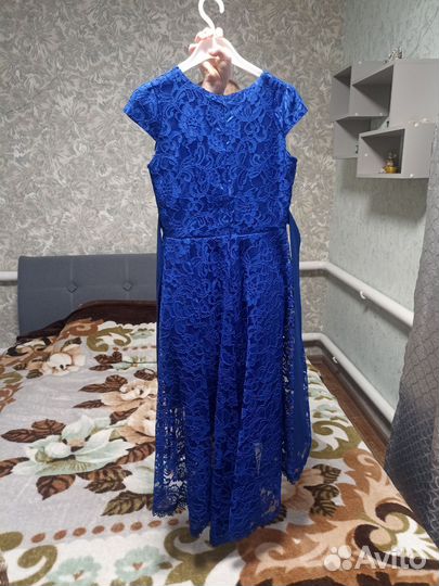 Нарядное платье 36 размер