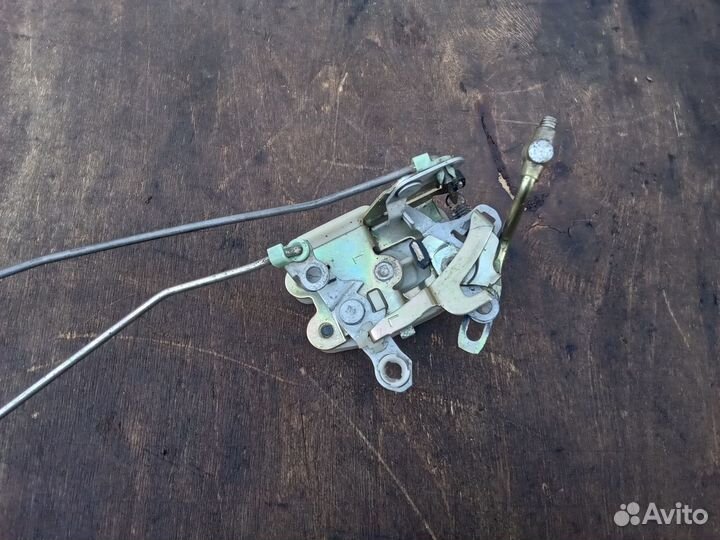 Замок передней левой двери Mitsubishi L300