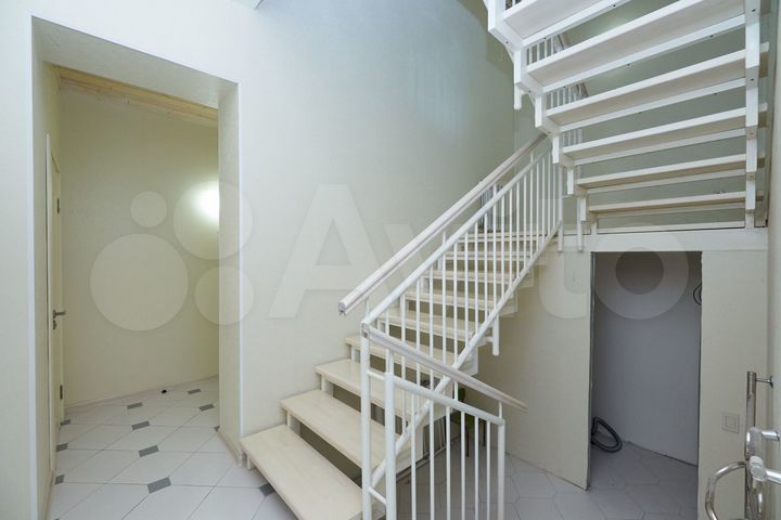 Дом 225 м² на участке 13 сот.