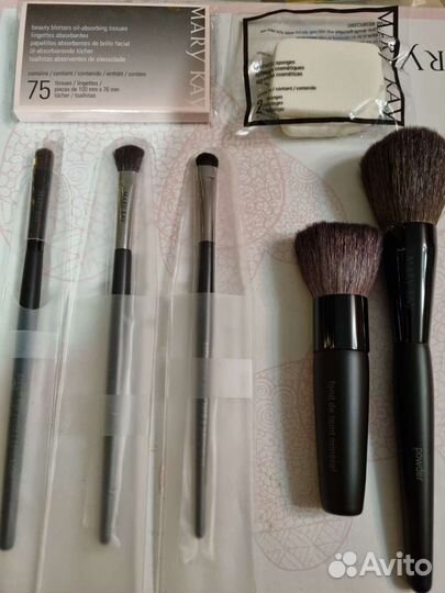 Кисти, спонжи, матирующие салфетки Mary Kay