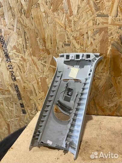 Накладка на стойку кузова передняя левая