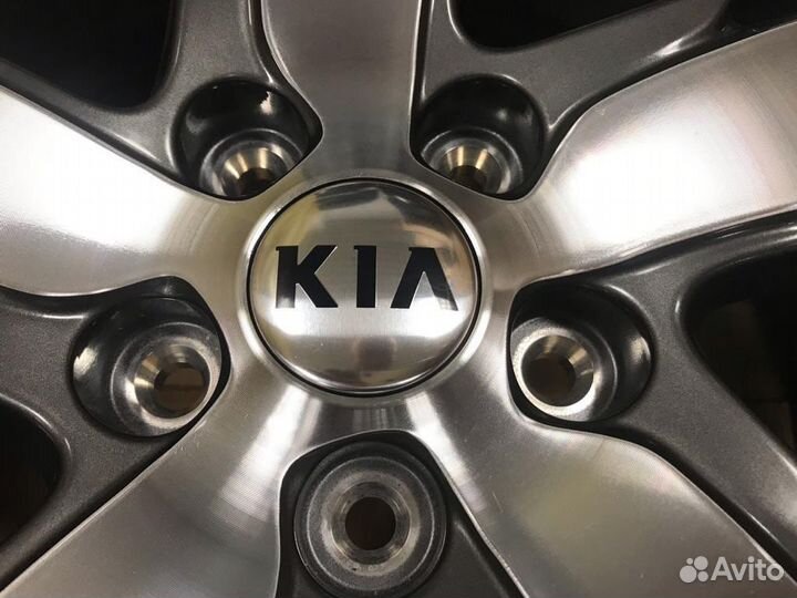 Один новый диск Kia Optima R18 (52910-D4320)