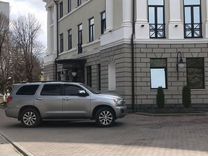 Toyota Sequoia 5.7 AT, 2013, 135 000 км, с пробегом, цена 2 450 000 руб.