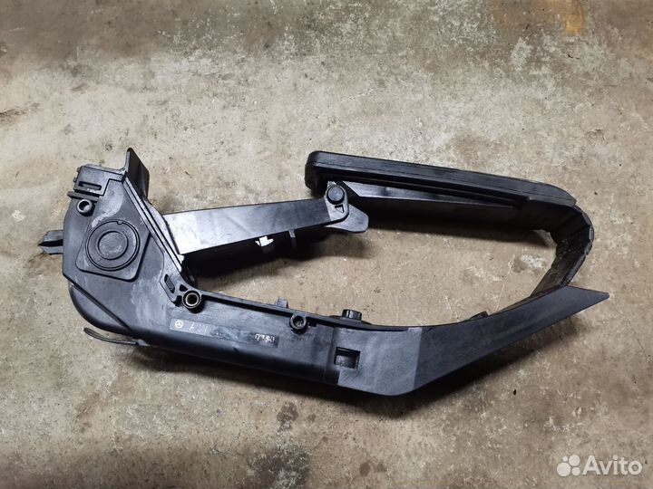 Педаль газа на Mercedes Benz s430 w220