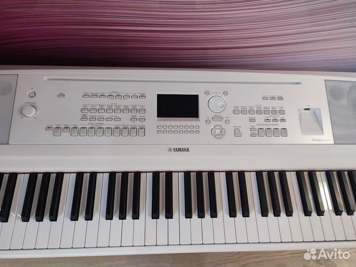 Yamaha DGX-670WH - гибрид синтезатора и цифрового