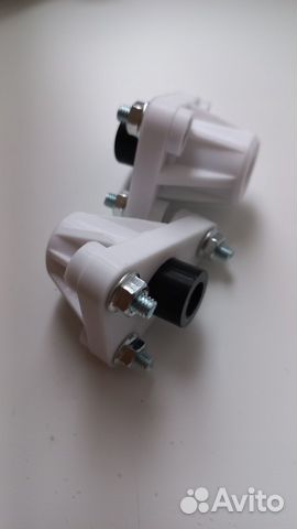 Втулки, треугольники трапеции Mitsubishi carisma