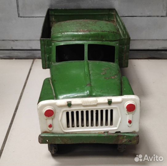 Игрушка большой автомобиль 