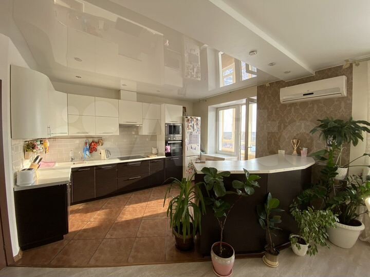 3-к. квартира, 100 м², 6/6 эт.