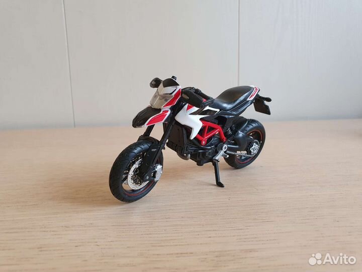 Модели Мотоциклов Ducatti Серия shell 1/18