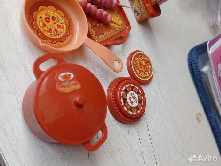 Посуда для кукольного домика