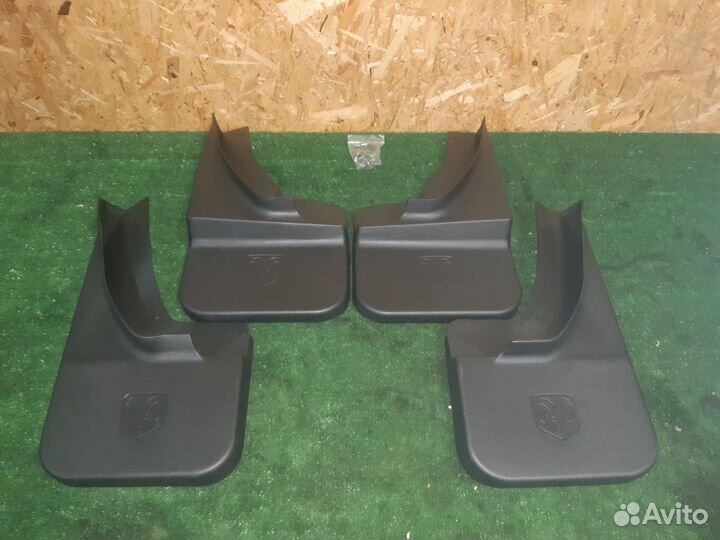 Dodge RAM 2009-2018 брызговики комплект