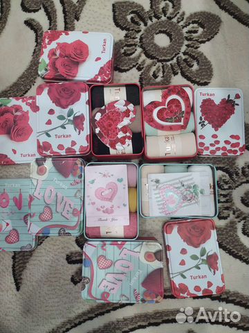 Женские носки в банке 14 февраля 8 марта