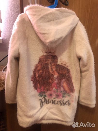 Пальто на девочку 8-10 оет