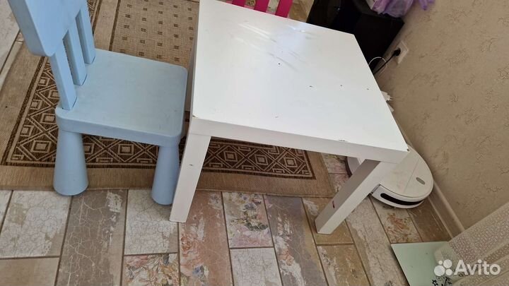 Детский стол и 2 стула IKEA