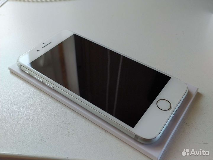 Телефон iPhone 7