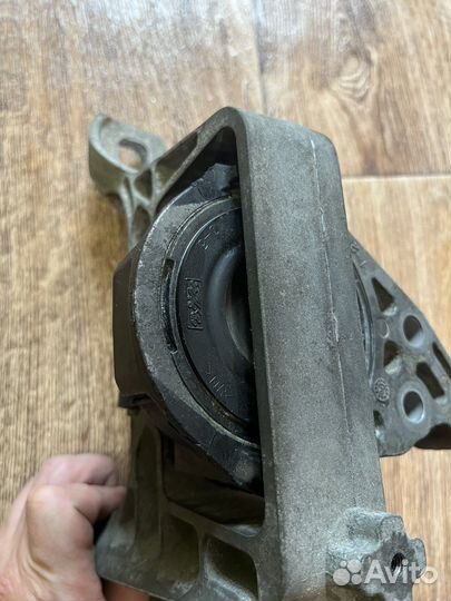 Опора двигателя левая mazda 3 1.6 bl