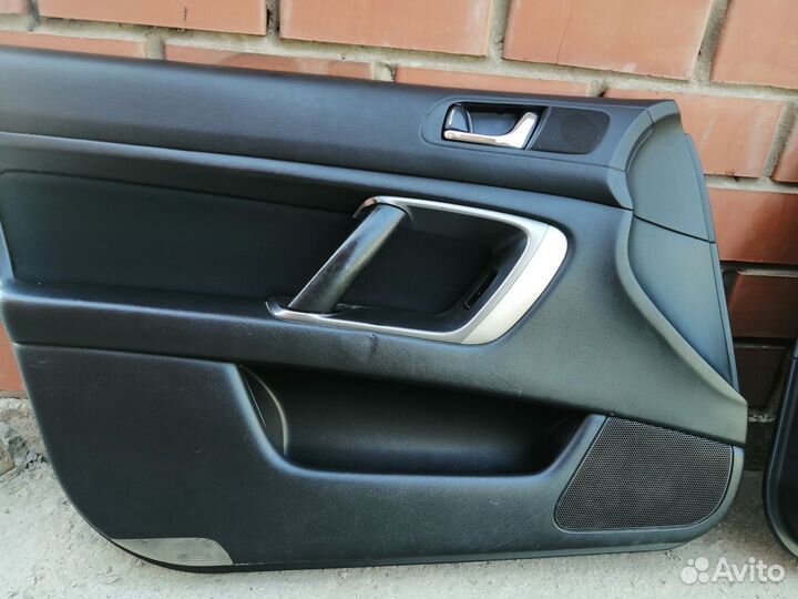 Обшивка дверей Subaru Legacy