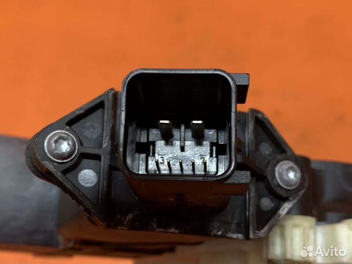 Стеклоподъемник двери правый Chevrolet Camaro 5